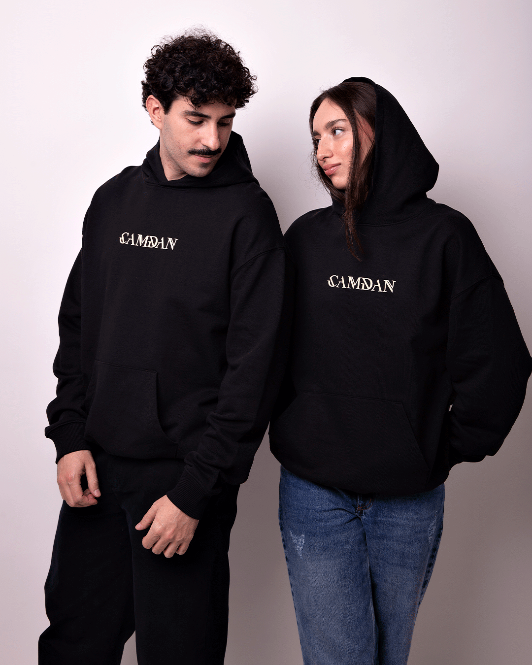 Sudadera con Capucha Negra