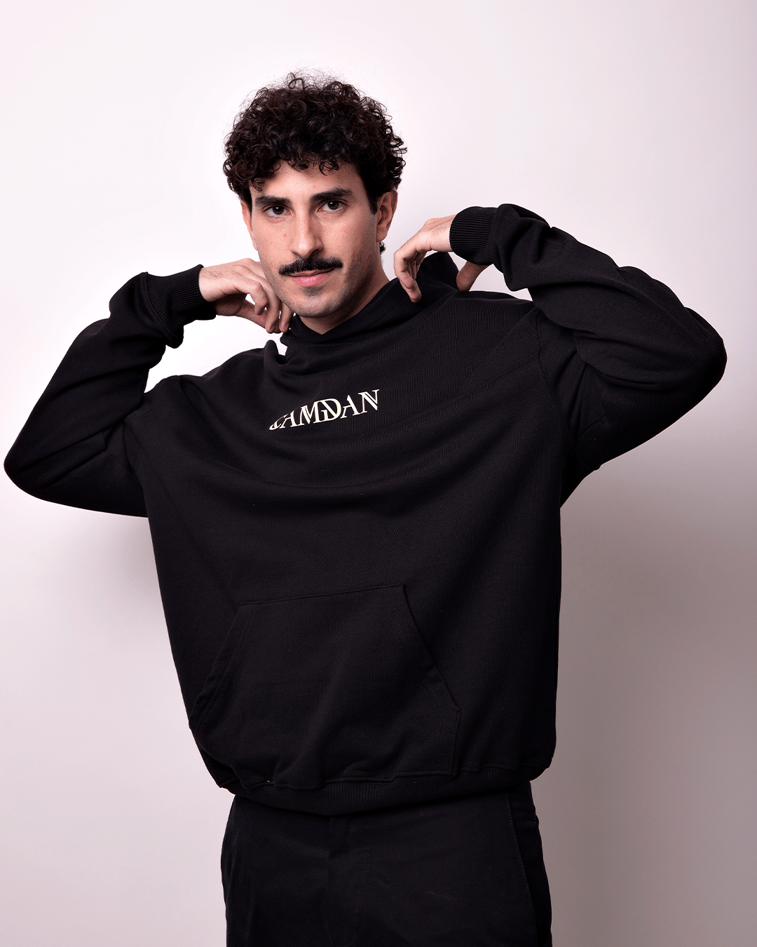 Sudadera con Capucha Negra